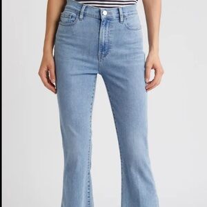 FRAME Le Easy Flare Raw Hem Jeans Size 27 inseam 26
